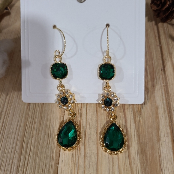 💚💚NEW💚💚GORGEOUS!! Emerald Green Rhinestone Waterdrop Earrings - Picture 12 of 12